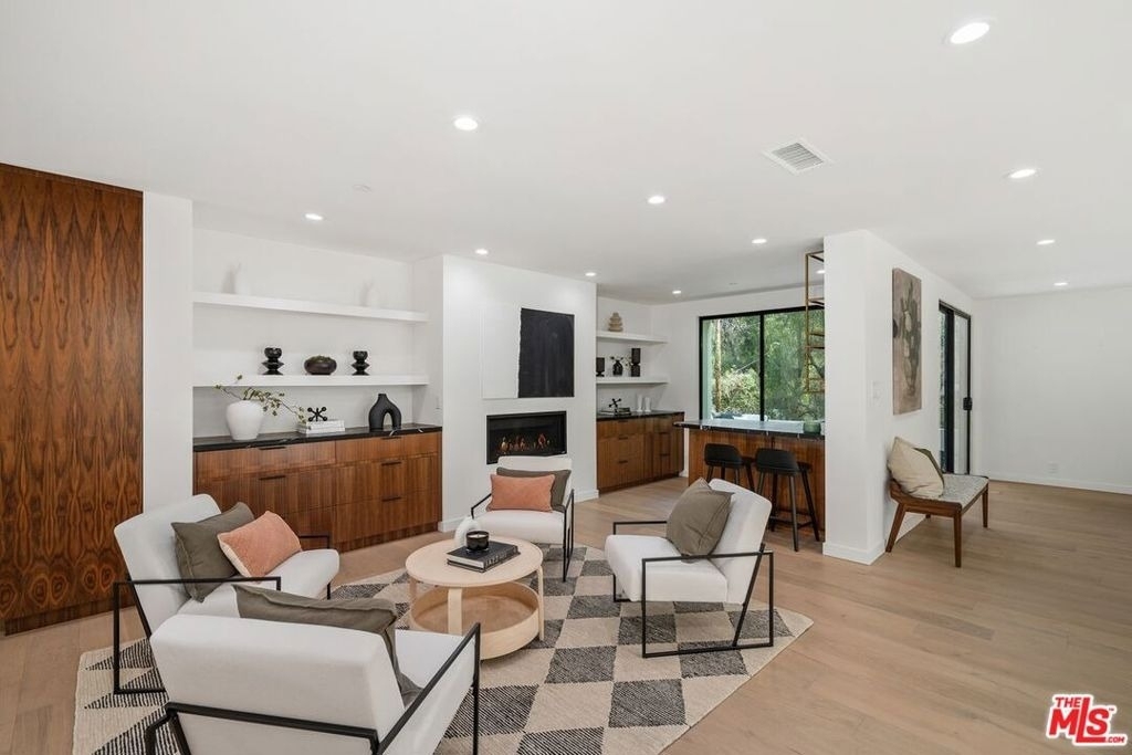 4545 Balboa Avenue - Photo 9