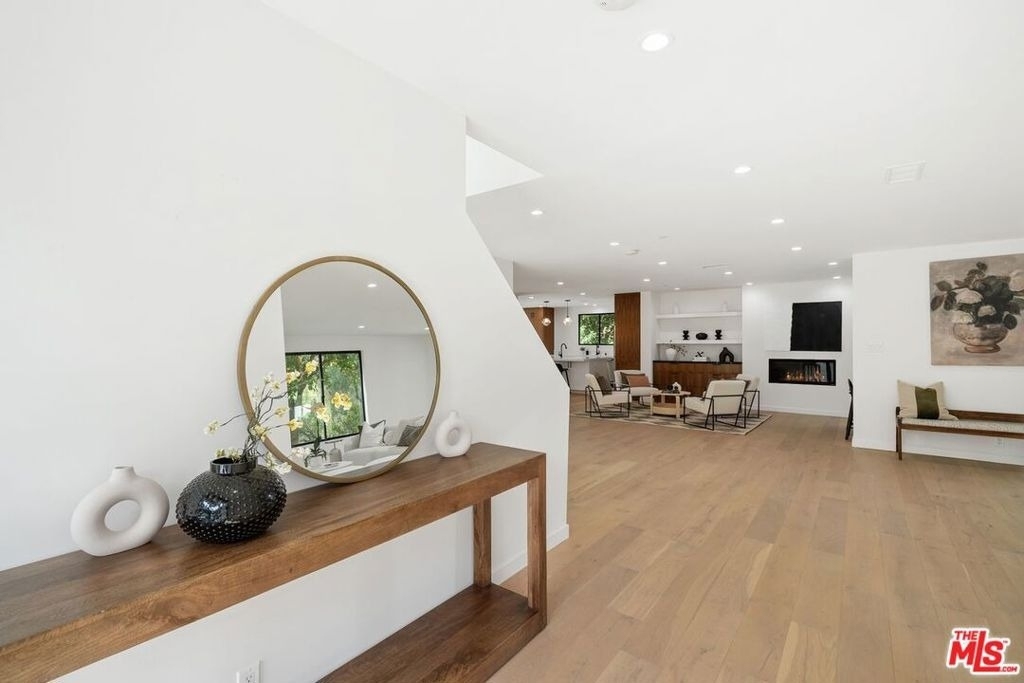 4545 Balboa Avenue - Photo 4