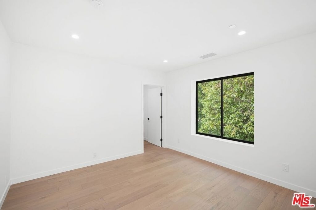 4545 Balboa Avenue - Photo 19