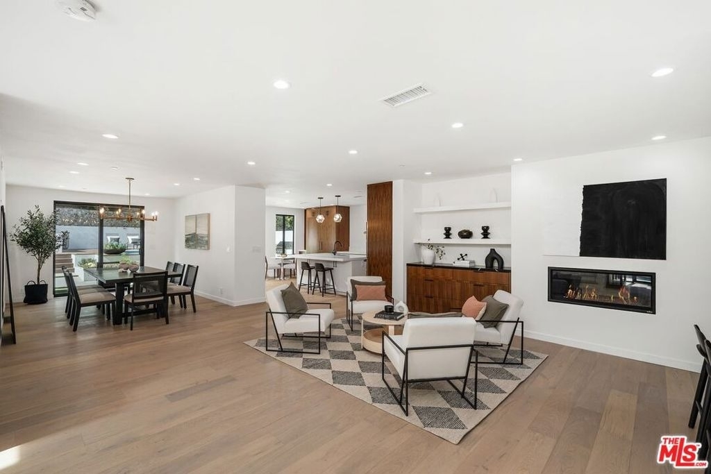 4545 Balboa Avenue - Photo 8