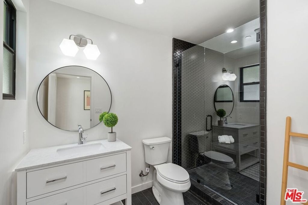 4545 Balboa Avenue - Photo 18