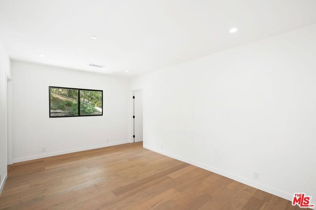 4545 Balboa Avenue - Photo 21