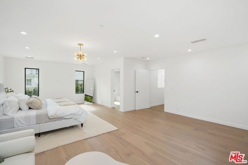 4545 Balboa Avenue - Photo 26