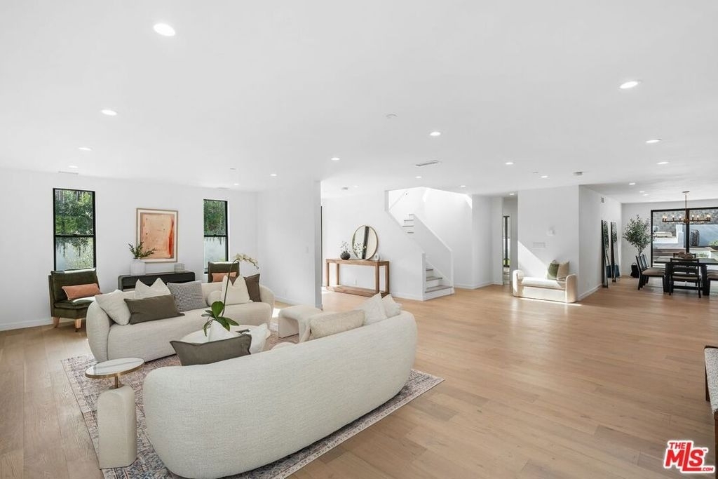 4545 Balboa Avenue - Photo 7