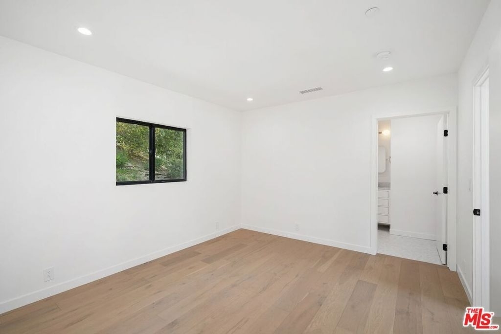 4545 Balboa Avenue - Photo 35