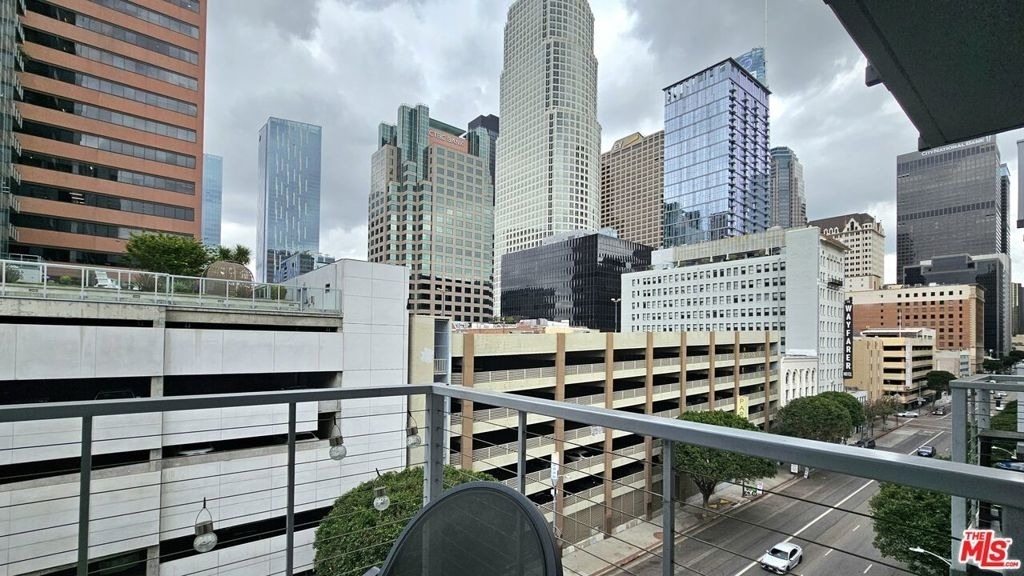 645 W 9th Street - Photo 18