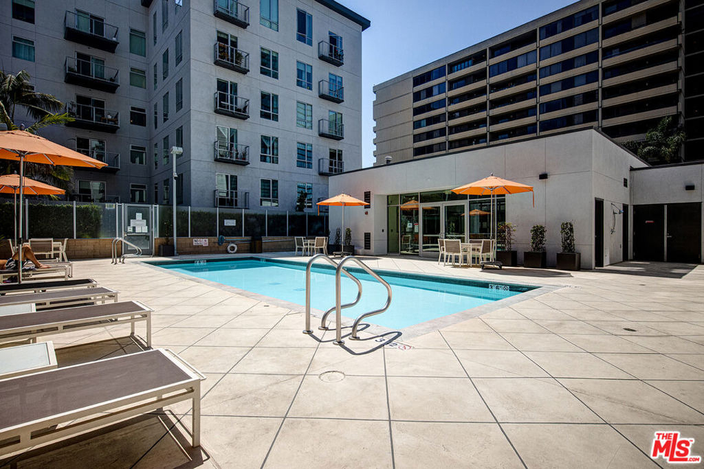 645 W 9th Street - Photo 33
