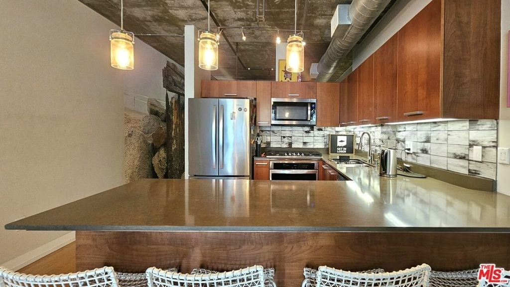 645 W 9th Street - Photo 23