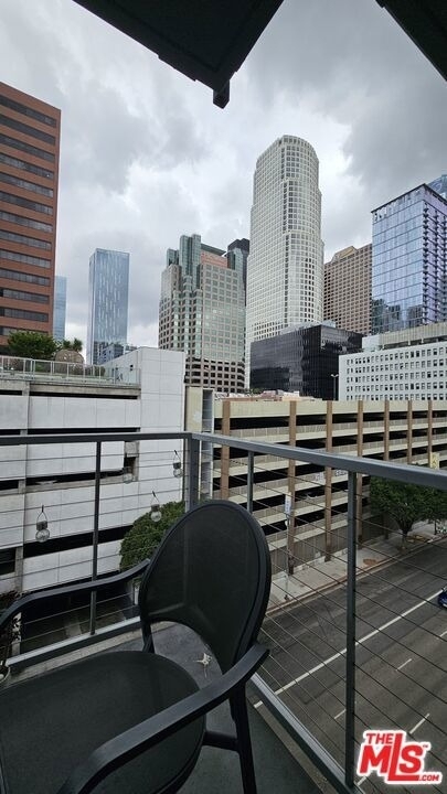 645 W 9th Street - Photo 19