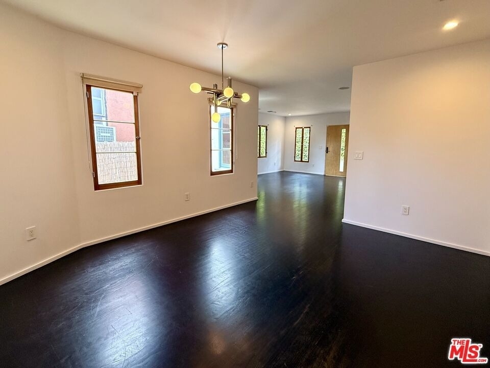4248 Lexington Avenue - Photo 9