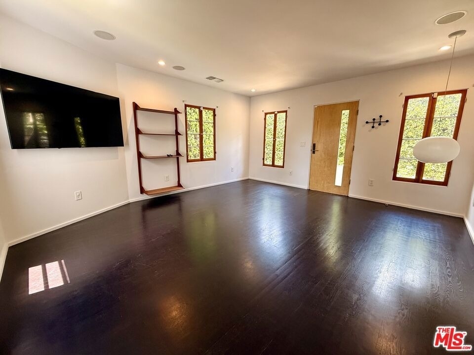 4248 Lexington Avenue - Photo 3