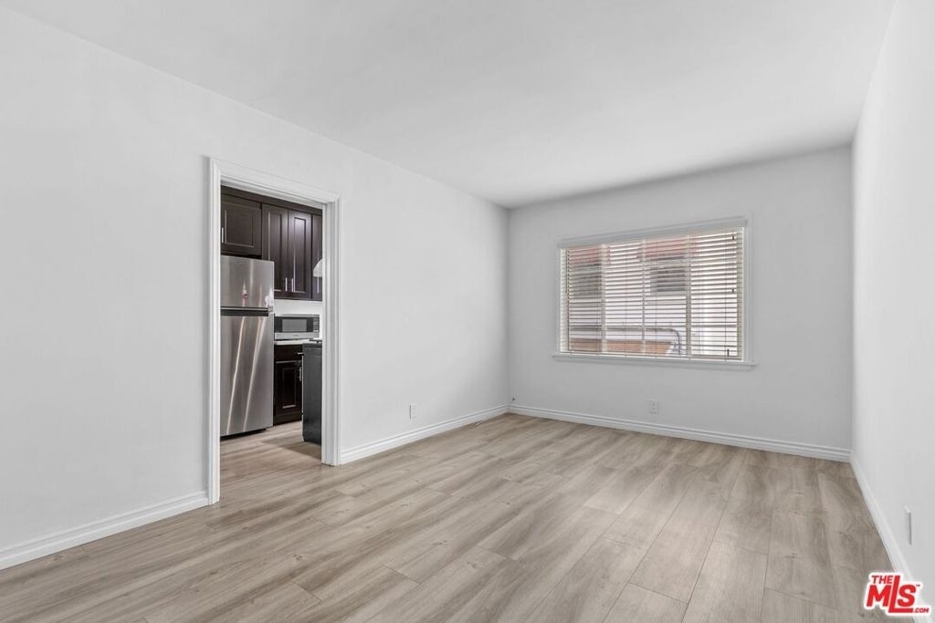 729 Crenshaw Boulevard - Photo 2