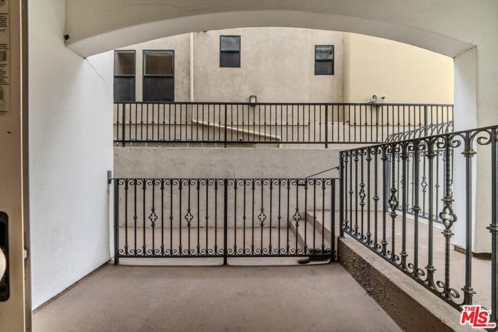 10913 Whipple Street - Photo 7