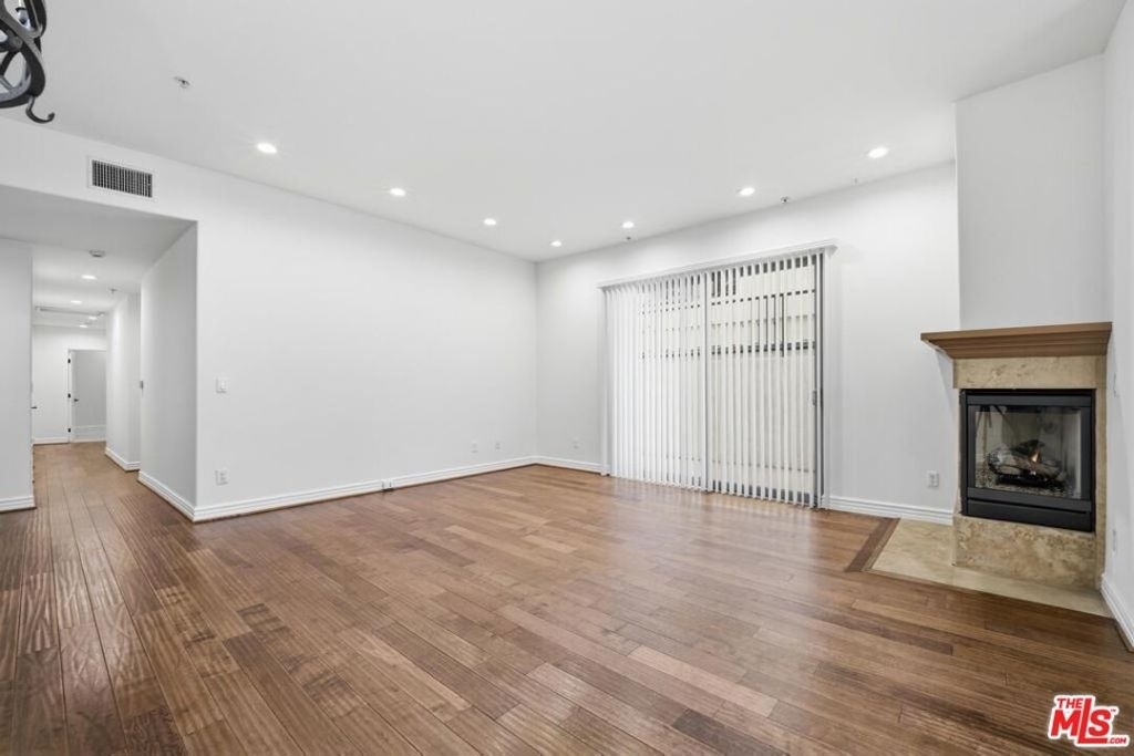 10913 Whipple Street - Photo 3