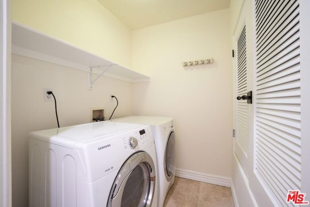 10913 Whipple Street - Photo 13