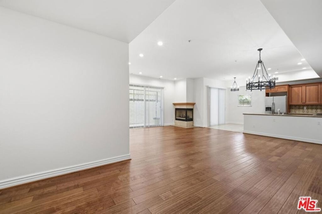 10913 Whipple Street - Photo 2