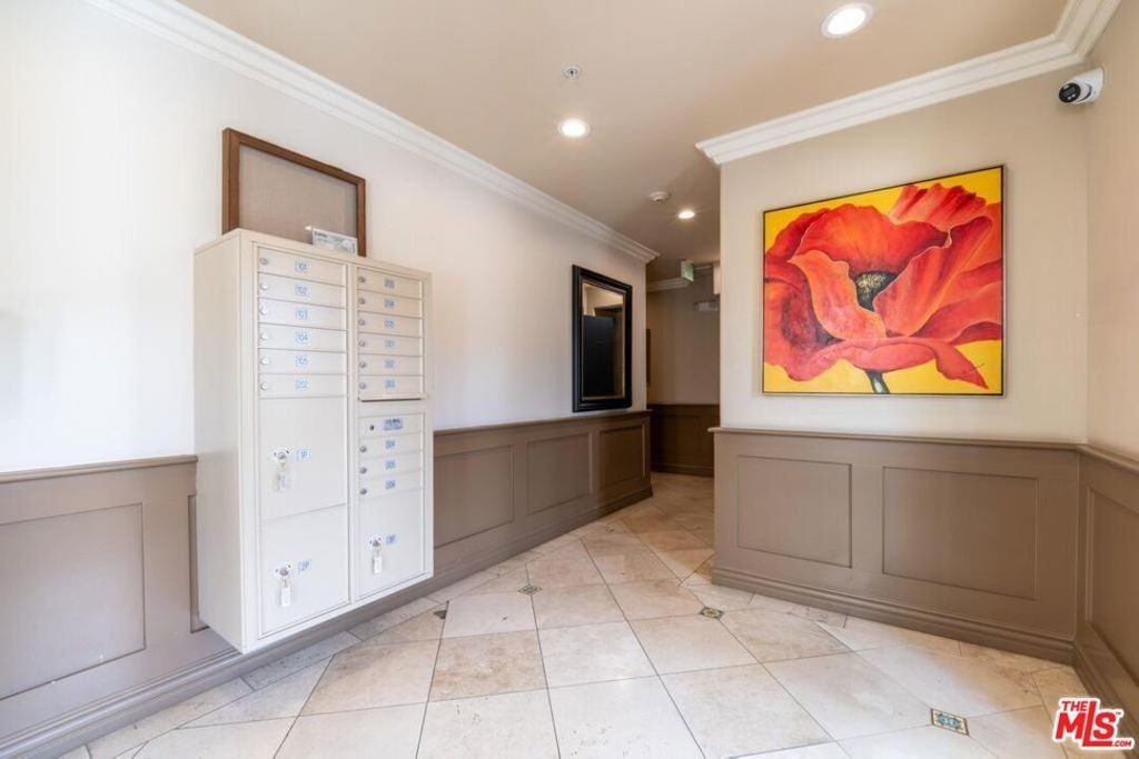 10913 Whipple Street - Photo 25