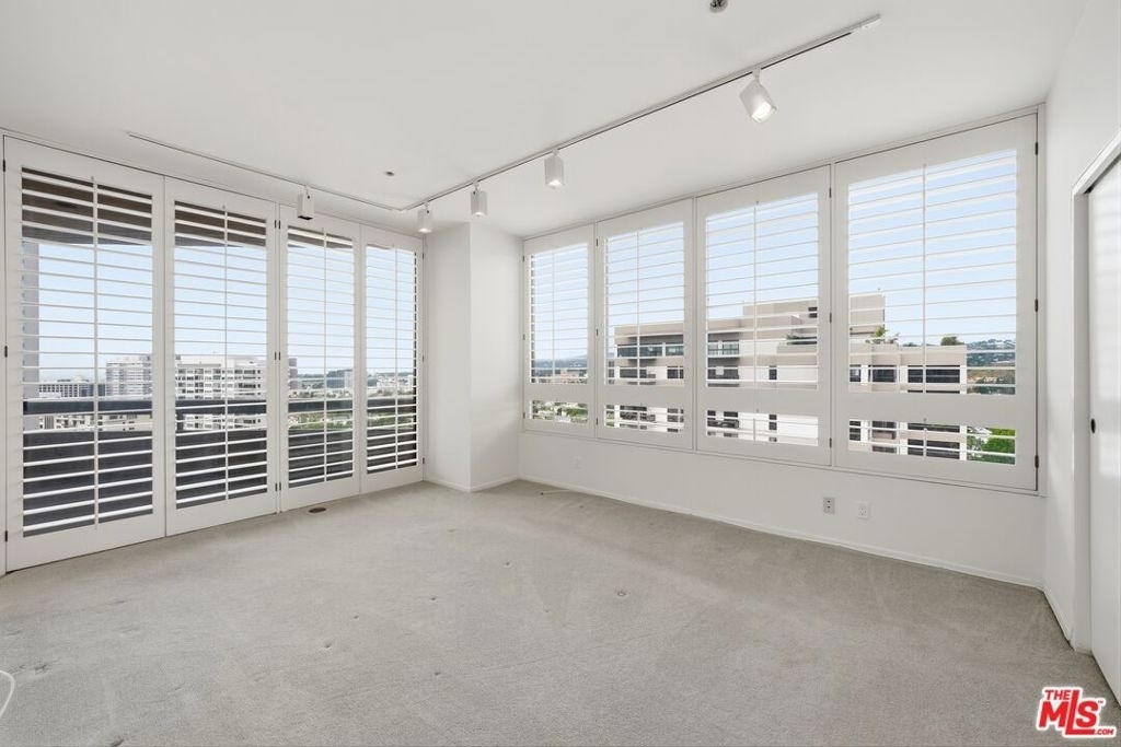 10430 Wilshire Boulevard - Photo 12