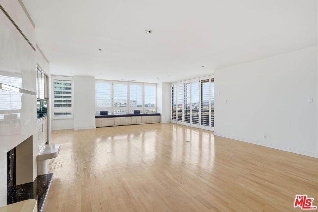 10430 Wilshire Boulevard - Photo 10