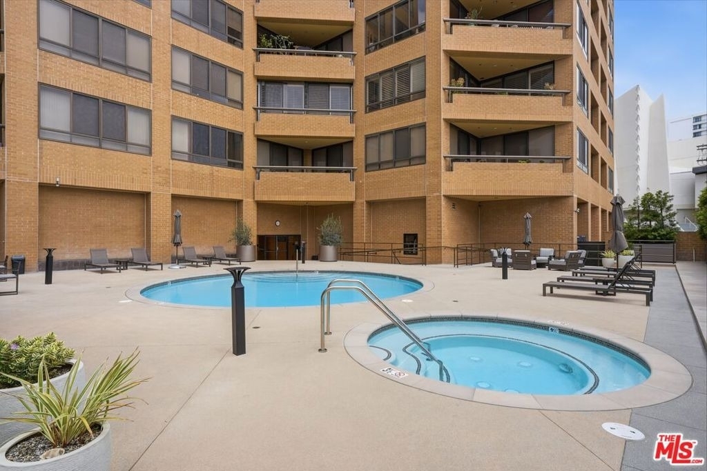 10430 Wilshire Boulevard - Photo 18