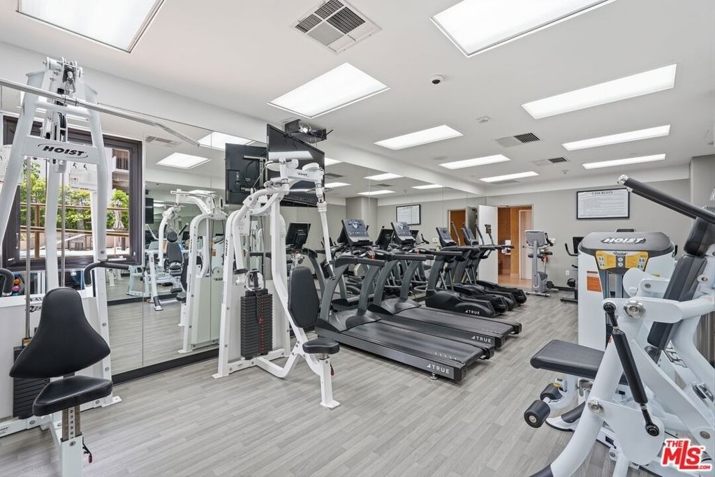 10430 Wilshire Boulevard - Photo 17