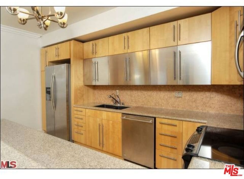 318 N Maple Drive - Photo 10