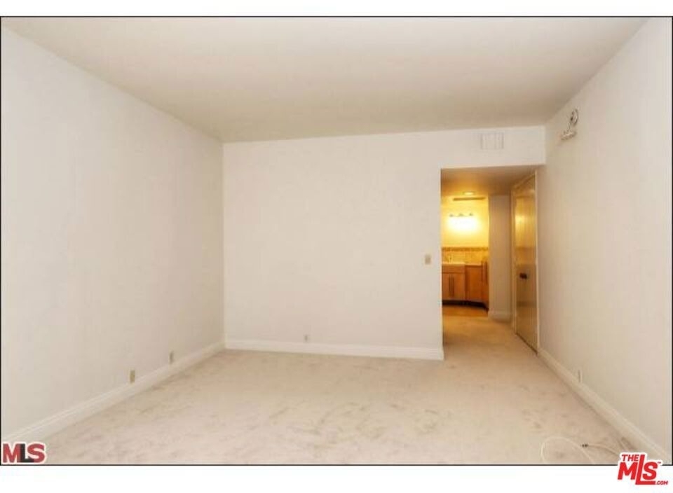 318 N Maple Drive - Photo 15