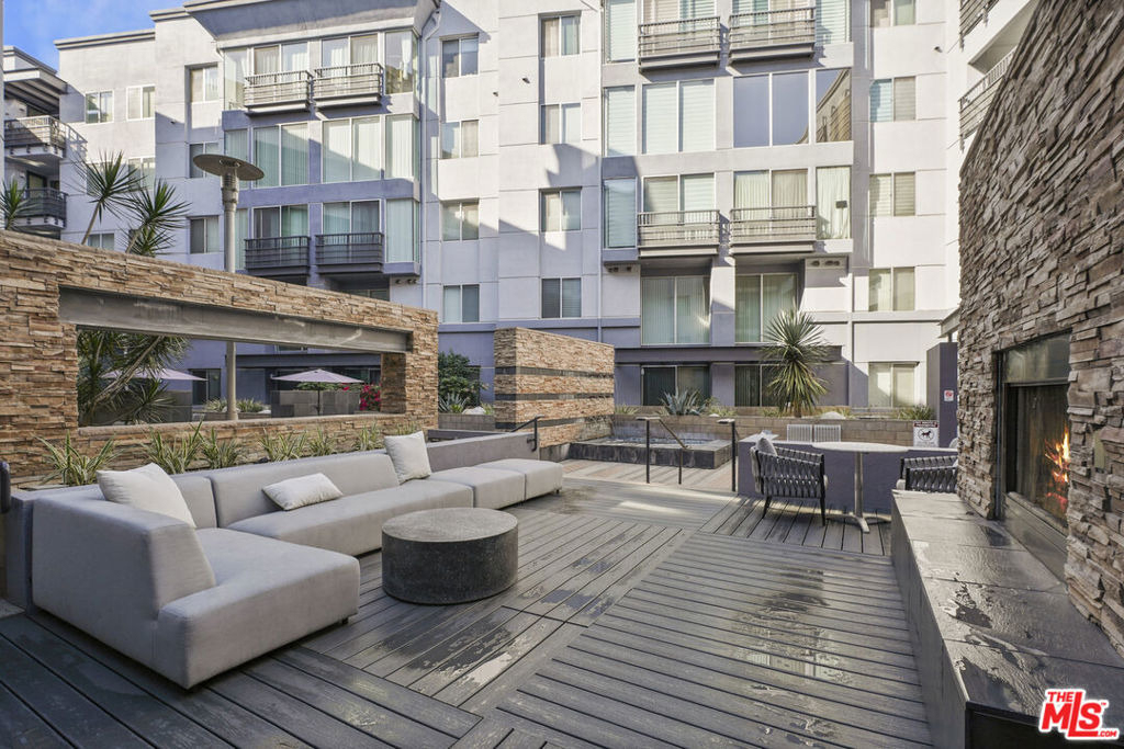 629 Traction Avenue - Photo 0
