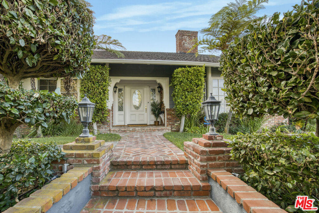 3690 Crownridge Drive - Photo 3