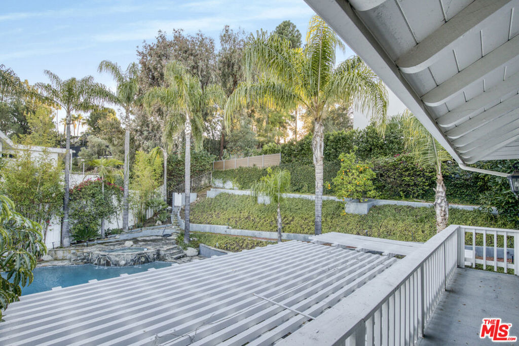 3690 Crownridge Drive - Photo 42