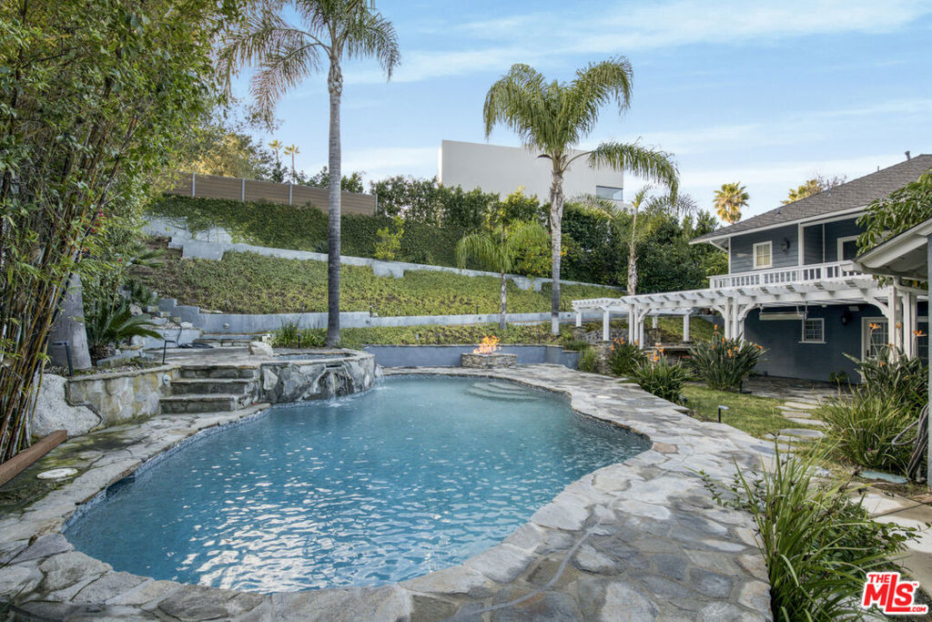 3690 Crownridge Drive - Photo 12