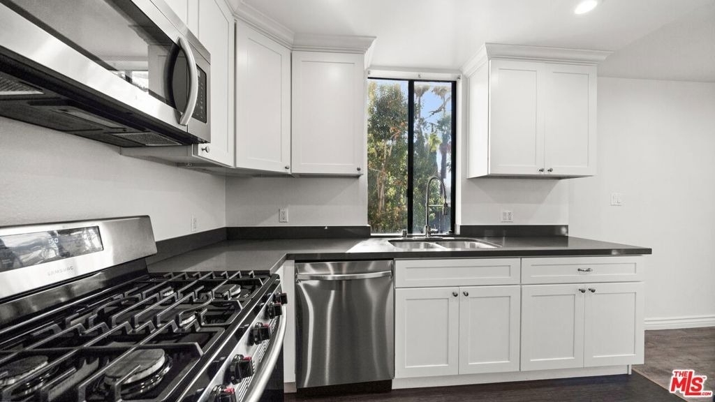 1950 Rodney Drive - Photo 6