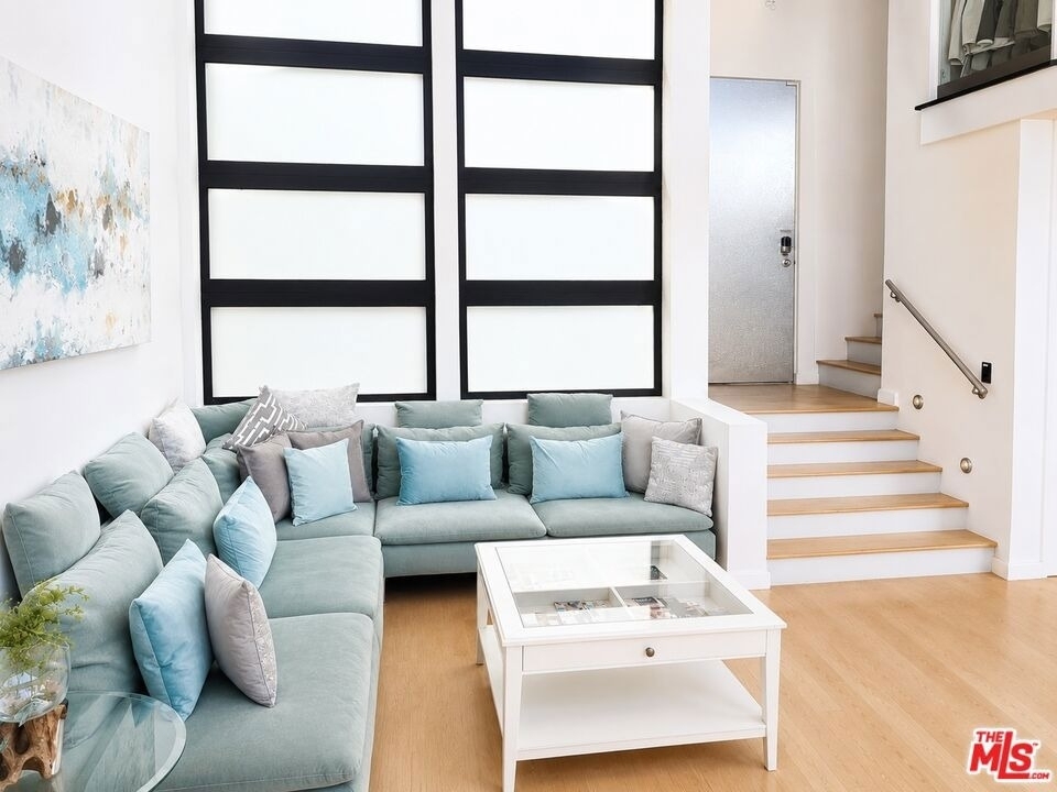 8380 Hollywood - Photo 12