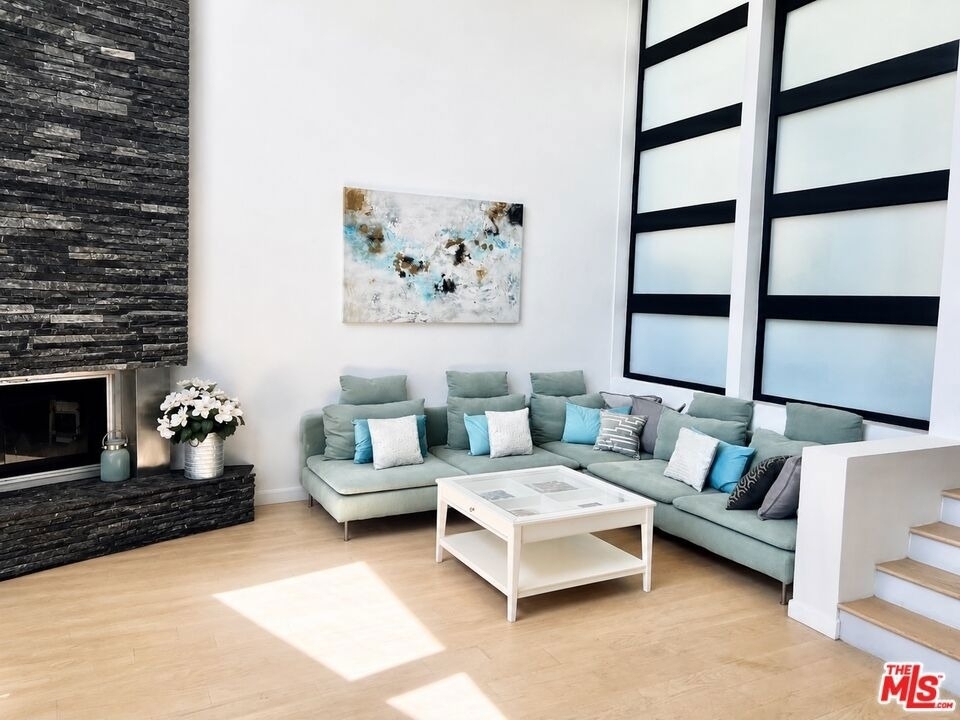 8380 Hollywood - Photo 11