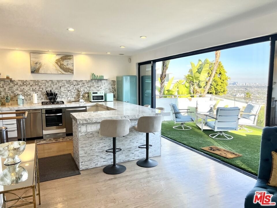 8380 Hollywood - Photo 14