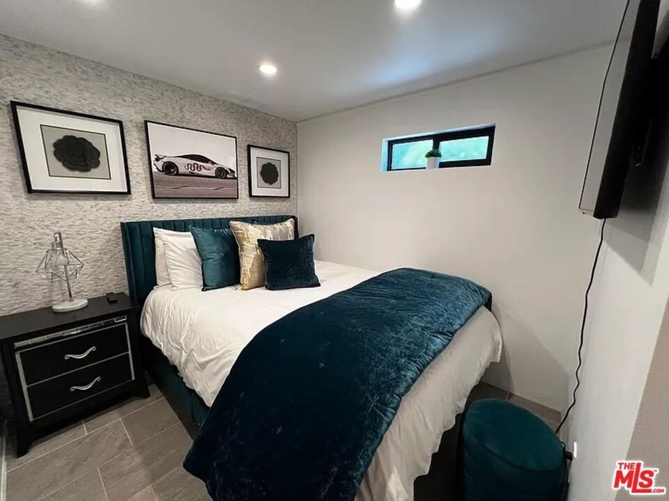 8380 Hollywood - Photo 39