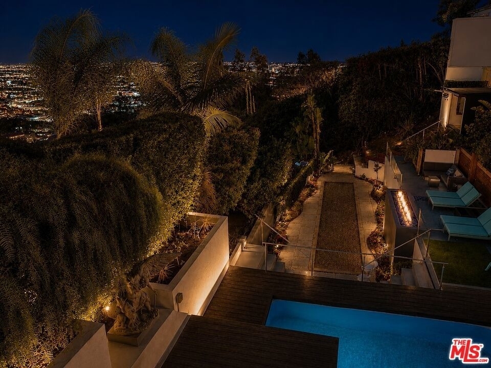 8380 Hollywood - Photo 28