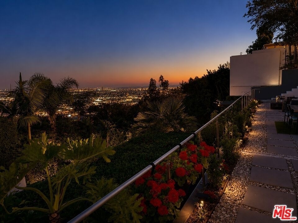 8380 Hollywood - Photo 58