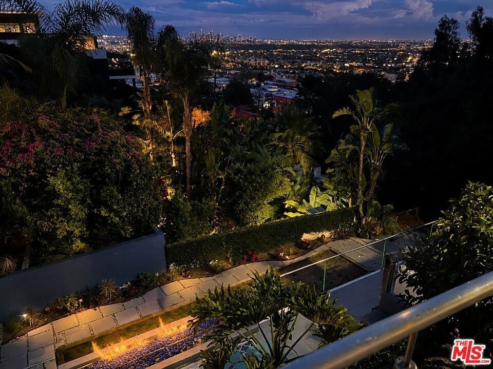 8380 Hollywood - Photo 23