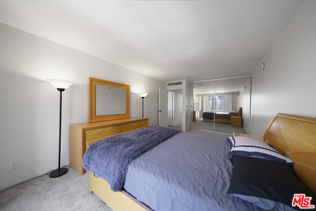800 W 1st Street - Photo 18