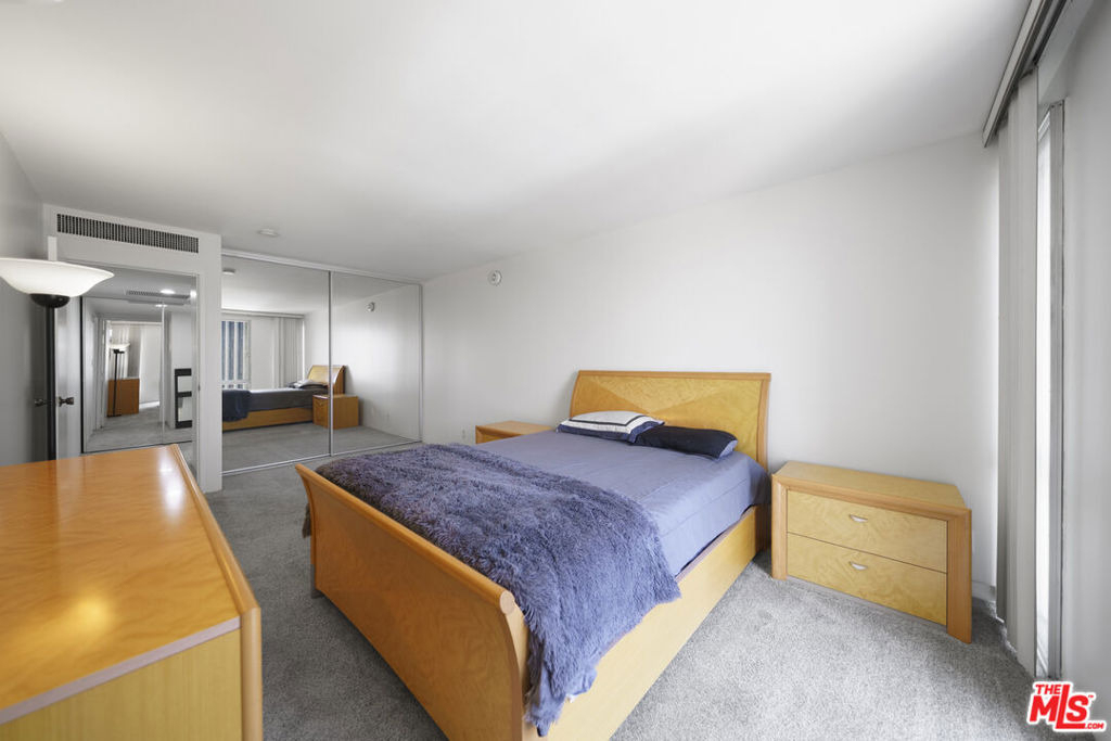 800 W 1st Street - Photo 17