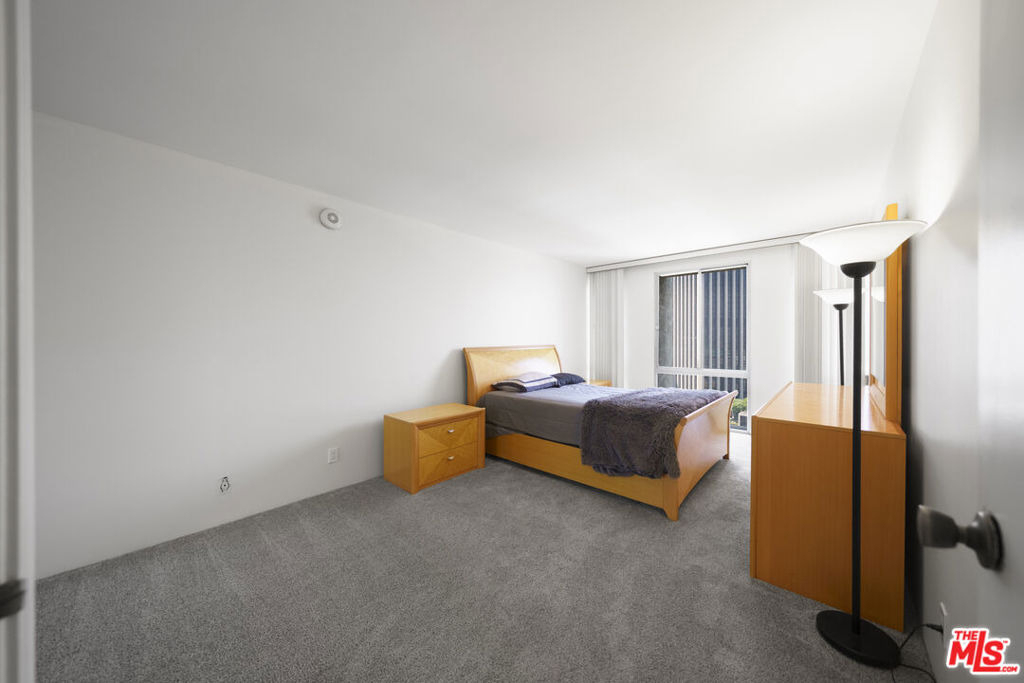 800 W 1st Street - Photo 15