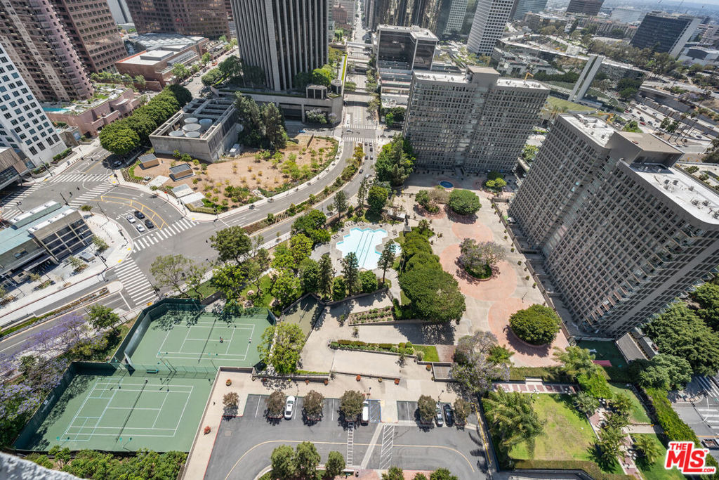 800 W 1st Street - Photo 18