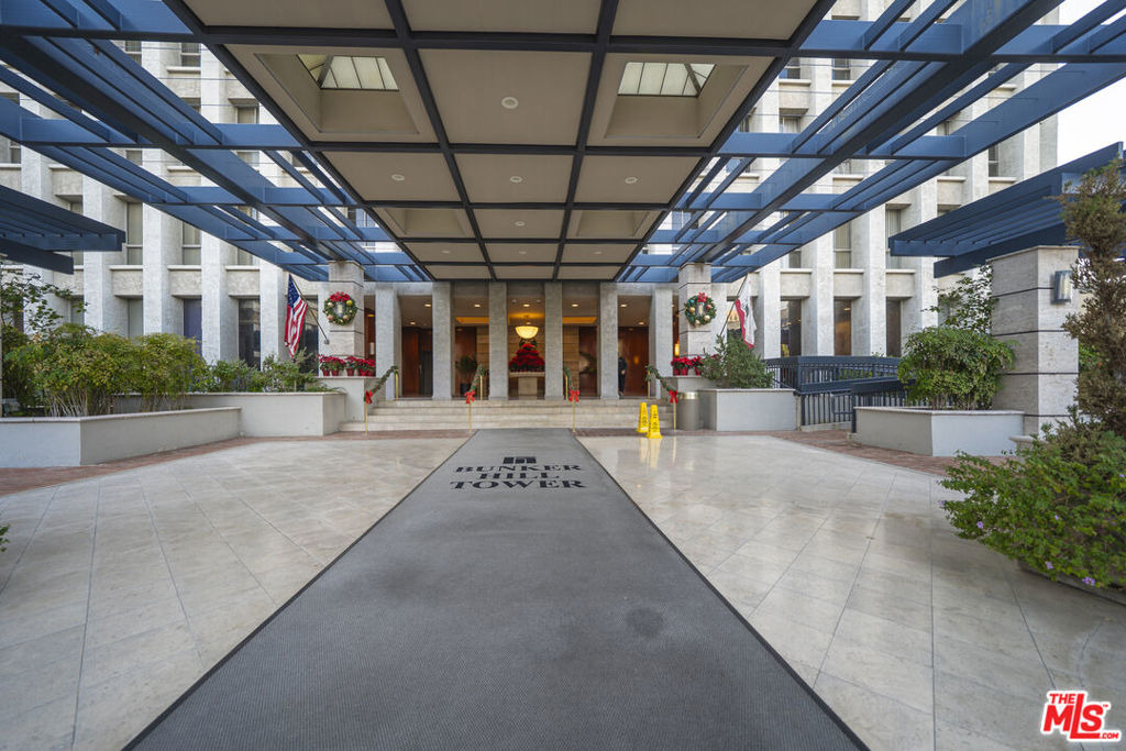 800 W 1st Street - Photo 19