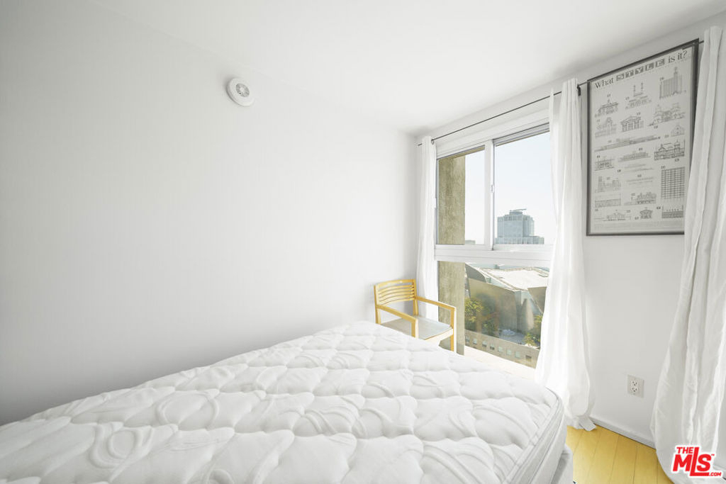 800 W 1st Street - Photo 10