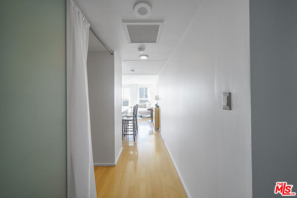 800 W 1st Street - Photo 1