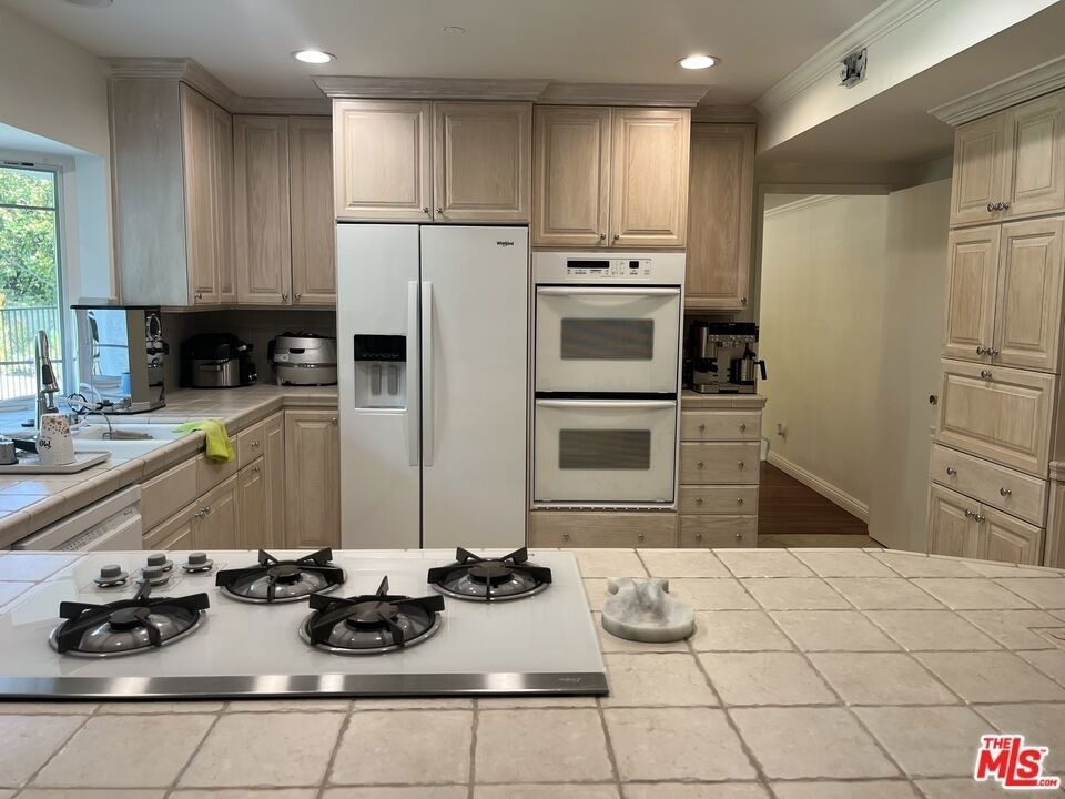 5819 Fairhaven Avenue - Photo 9