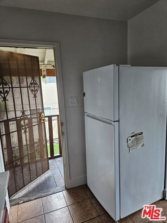 2226 Zoe Avenue - Photo 5