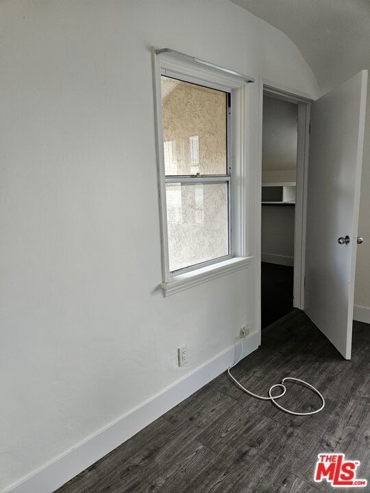 2226 Zoe Avenue - Photo 6