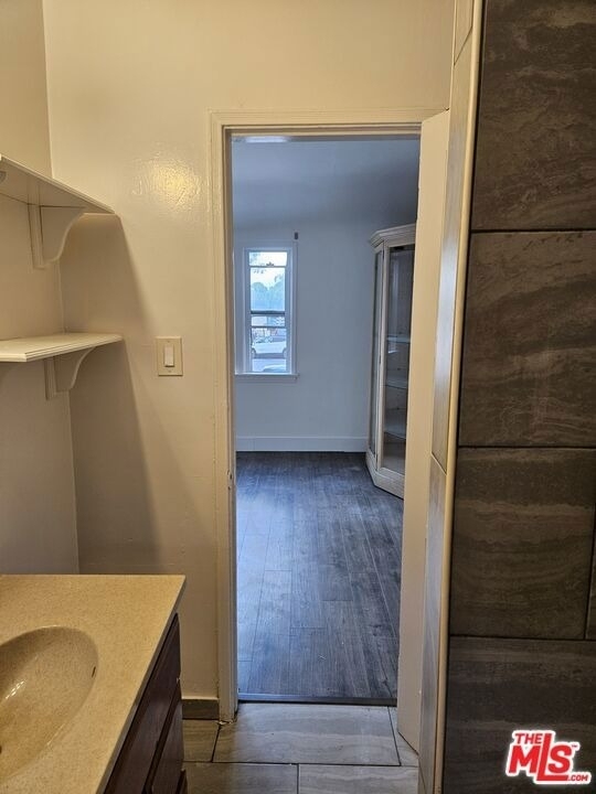 2226 Zoe Avenue - Photo 3